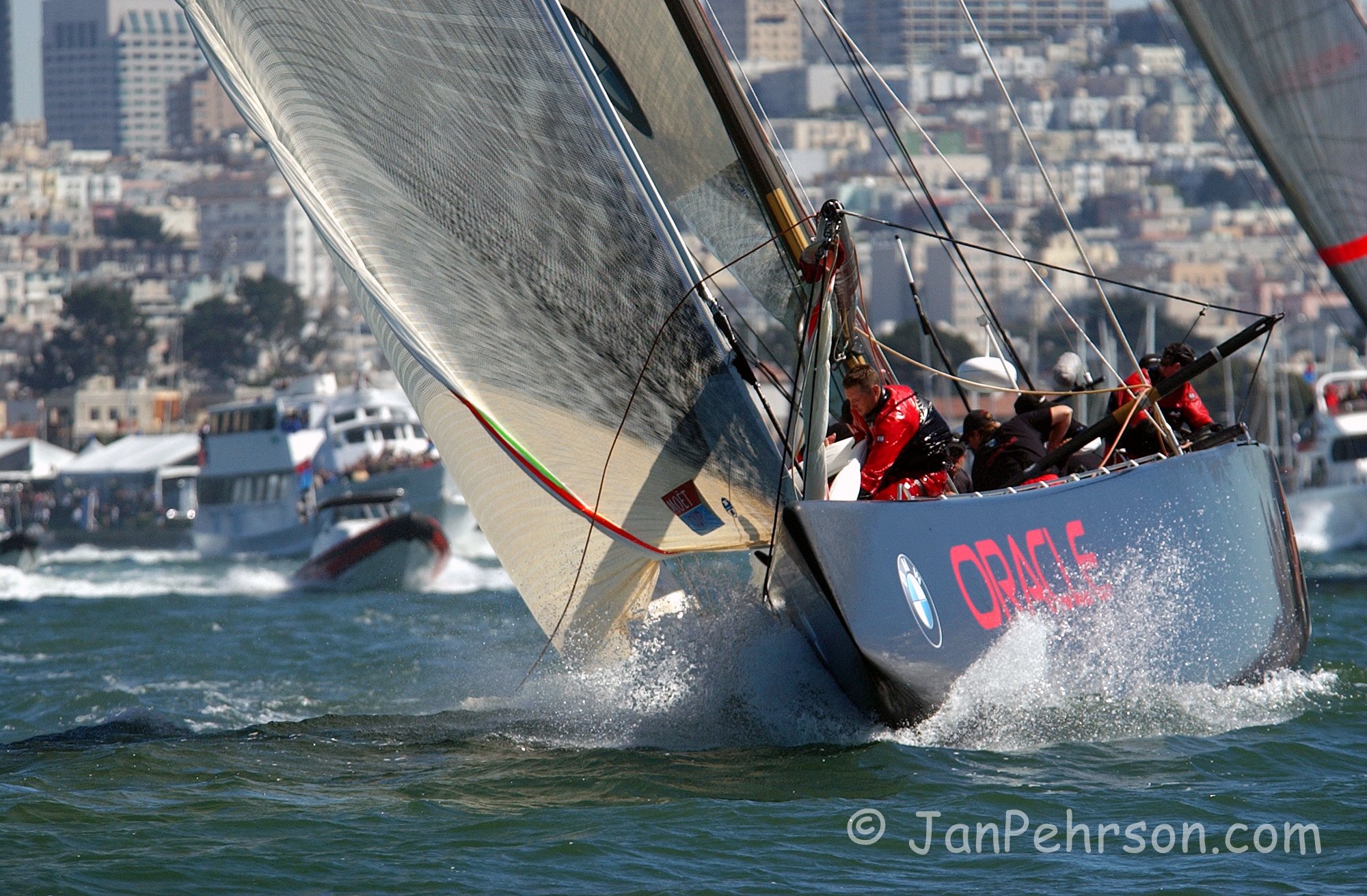 September 2003, San Francisco, CA, MOËT CUP, America’s Cup Winning Yacht Alinghi of Switzerland faces BMW Racing (Oracle) of the USA on the San Francisco Bay (0297)