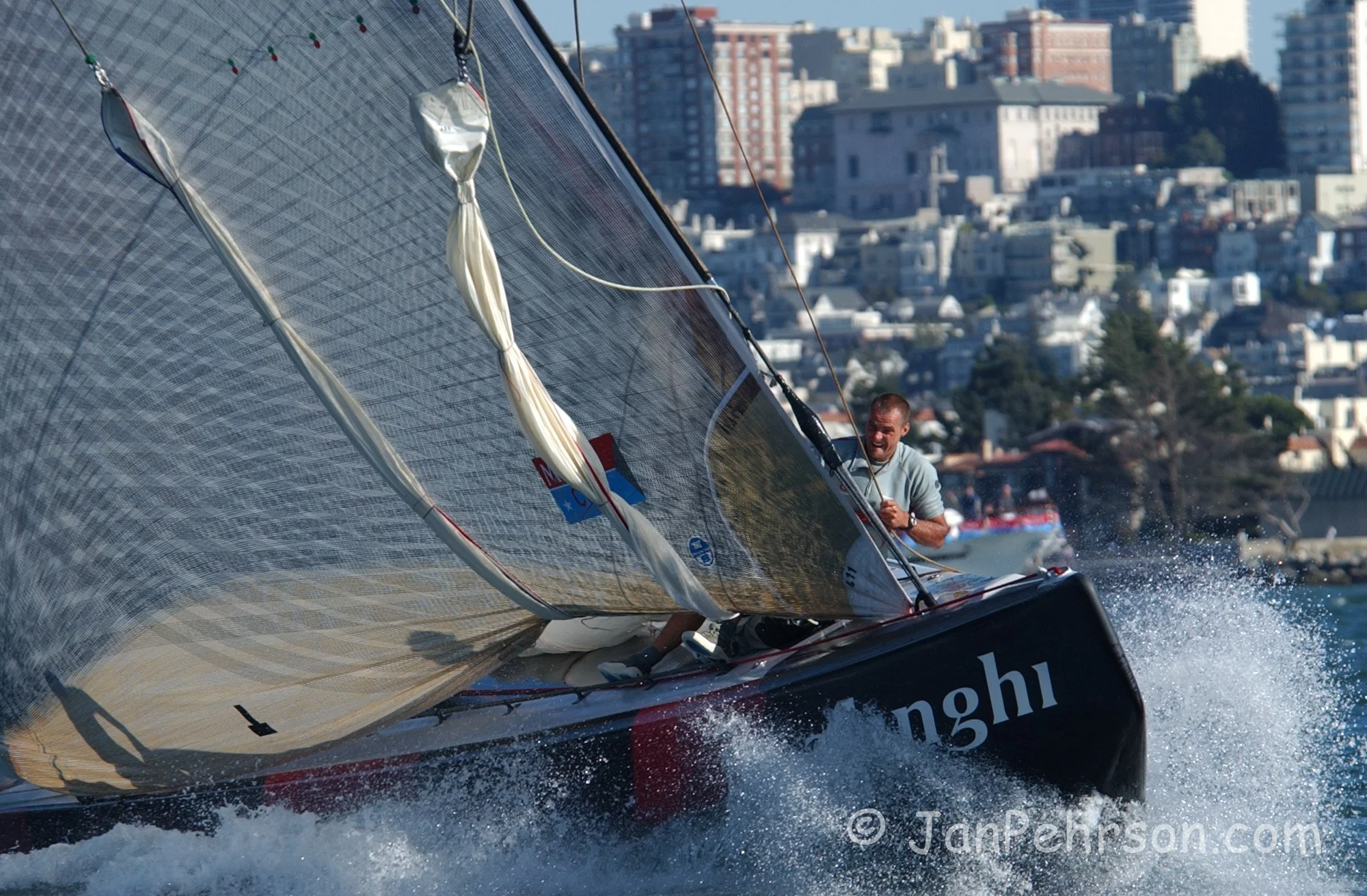 September 2003, San Francisco, CA, MOËT CUP, America’s Cup Winning Yacht Alinghi of Switzerland faces BMW Racing (Oracle) of the USA on the San Francisco Bay (0305)