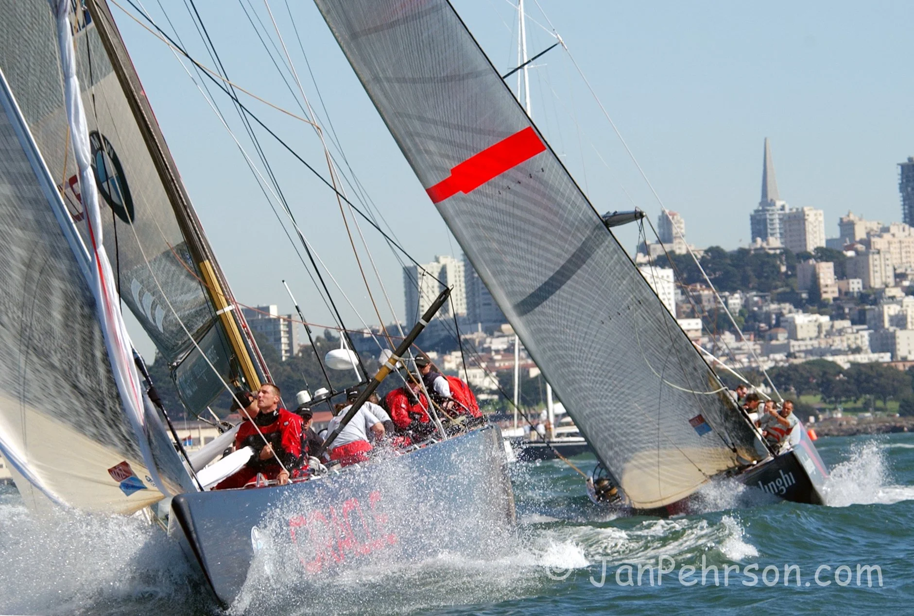 September 2003, San Francisco, CA, MOËT CUP, America’s Cup Winning Yacht Alinghi of Switzerland faces BMW Racing (Oracle) of the USA on the San Francisco Bay (0369)