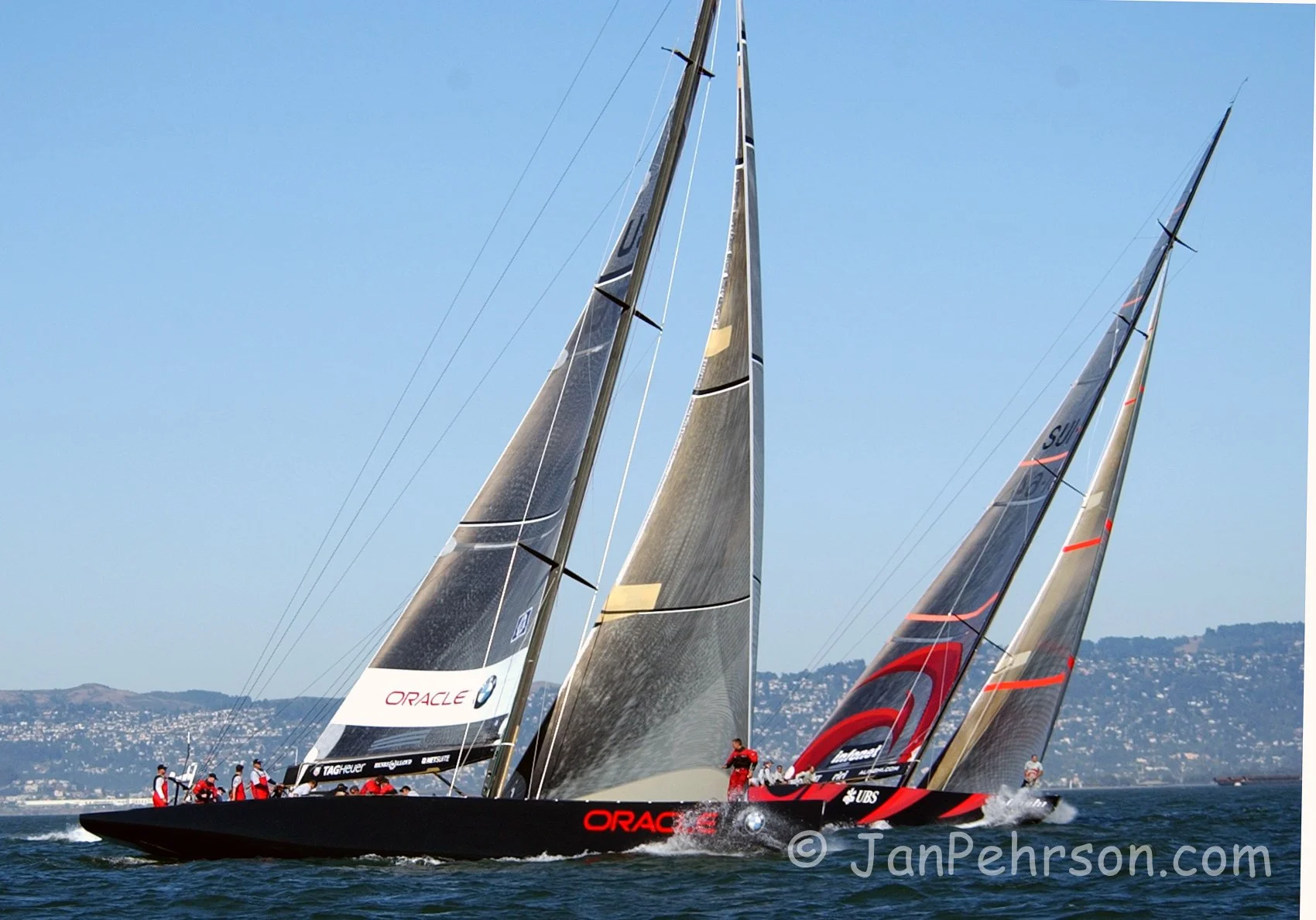 September 2003, San Francisco, CA, MOËT CUP, America’s Cup Winning Yacht Alinghi of Switzerland faces BMW Racing (Oracle) of the USA on the San Francisco Bay (0009)