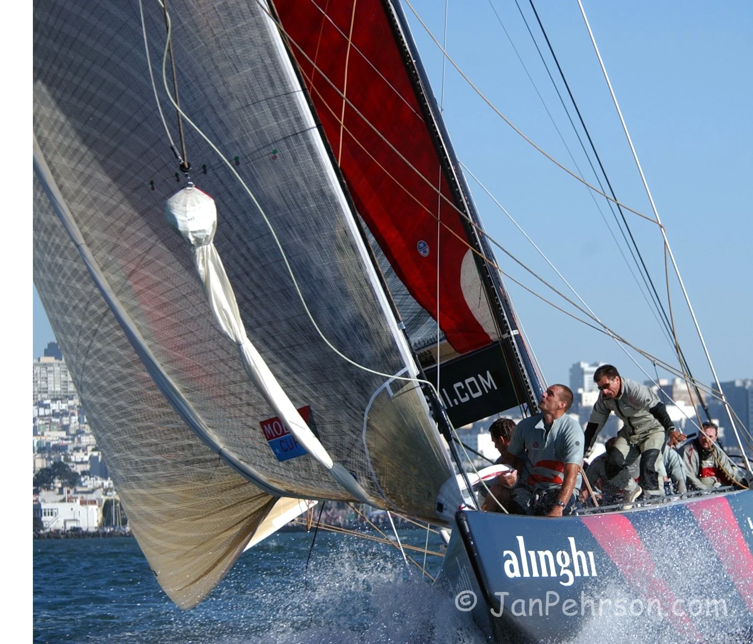September 2003, San Francisco, CA, MOËT CUP, America’s Cup Winning Yacht Alinghi of Switzerland faces BMW Racing (Oracle) of the USA on the San Francisco Bay (0418)