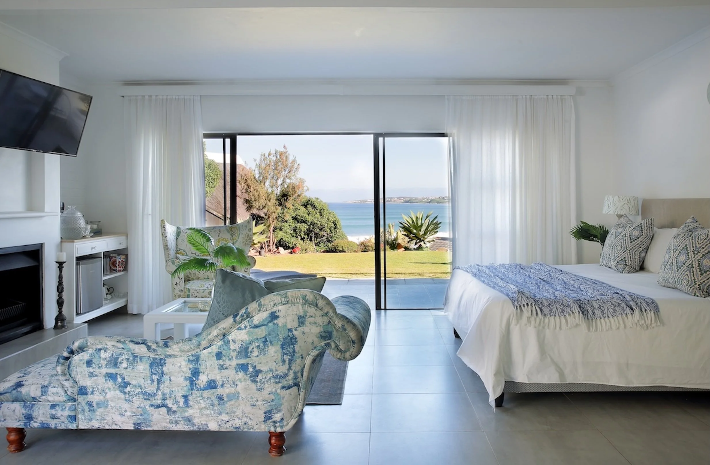 Deluxe Sea-Facing Room