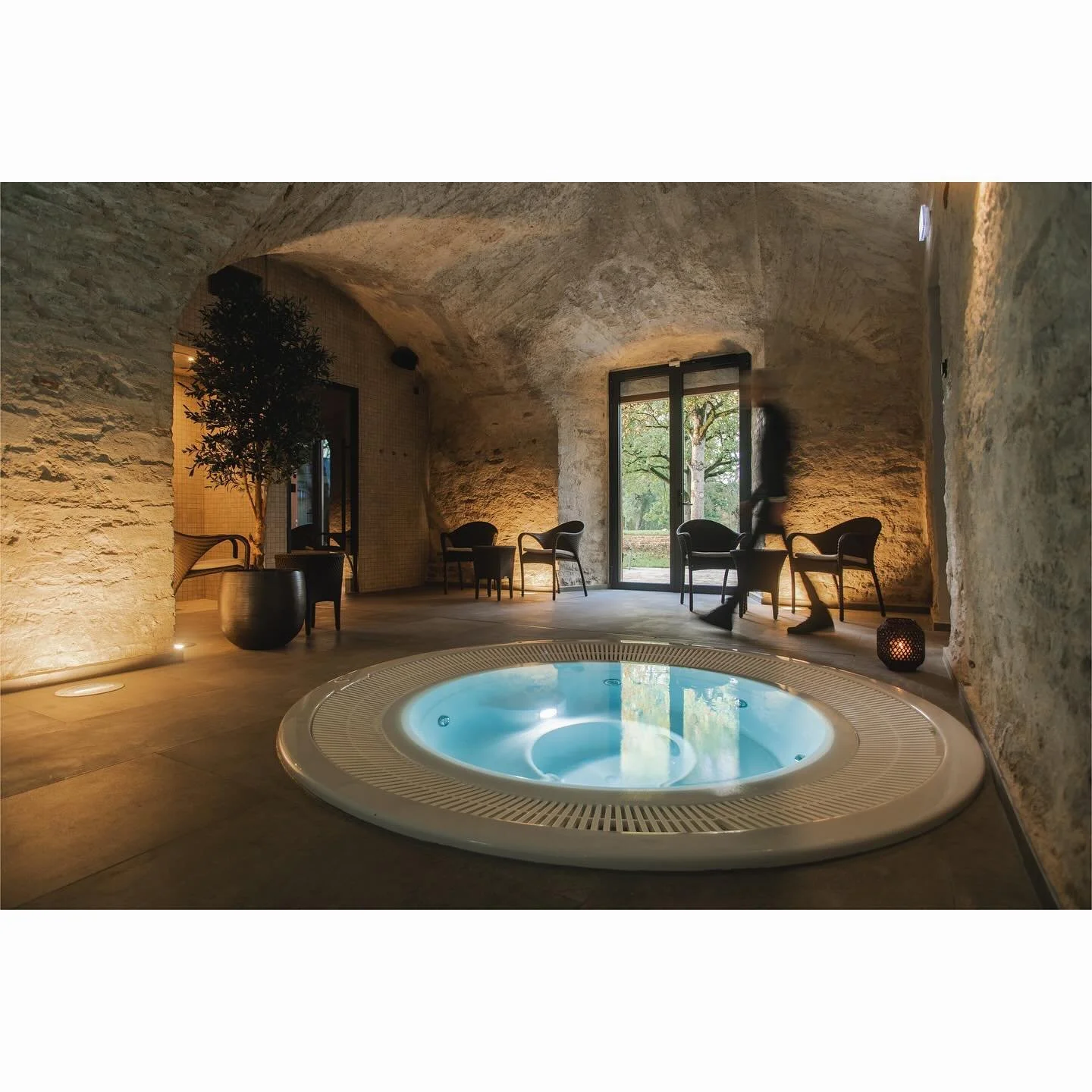 Padise M&otilde;isa Butiikspaa
- Valminud 2023
- Sisearhitektuur &amp; disain - VAIKLA DISAIN (Katrin Vaikla, Argo Vaikla, Kristoffer Vaikla)
- Arhitektuur - VAIKLA DISAIN &amp; Kaja K&otilde;iv
&bull;
Fotod - @kristoffervaiklaphoto 
&bull;
Padise Ma