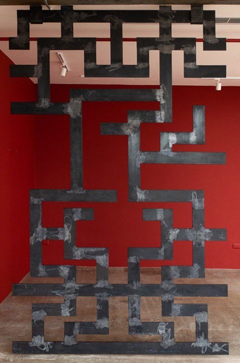 Telar | Fierro patinado | 258 × 180 × 9cm | Edición de 1, 2, 3 de 3 + 1 ap | 2021
