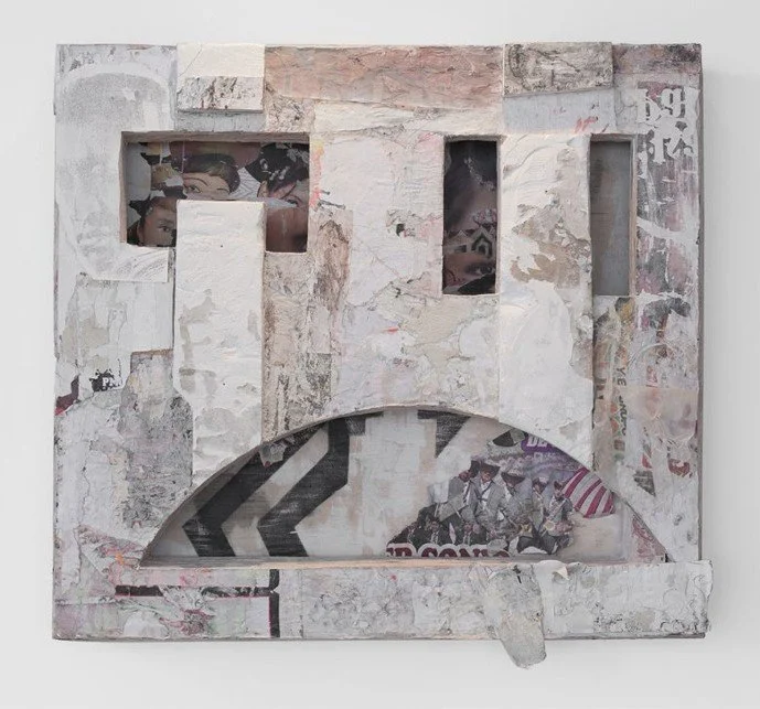 Sad Face | Aglomeración de afiches, papel manteca, cartón, madera, triplay, masilla para madera, masilla para pared, drywall.  | 120cm x 110cm x 22cm | 2021