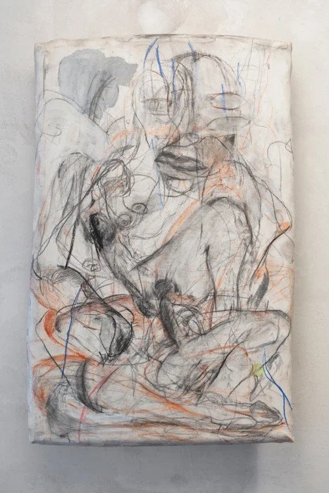 Interior I.
Grafito, briston, carboncillo, masilla, yeso, oxido 62 x 41 cm
2023
