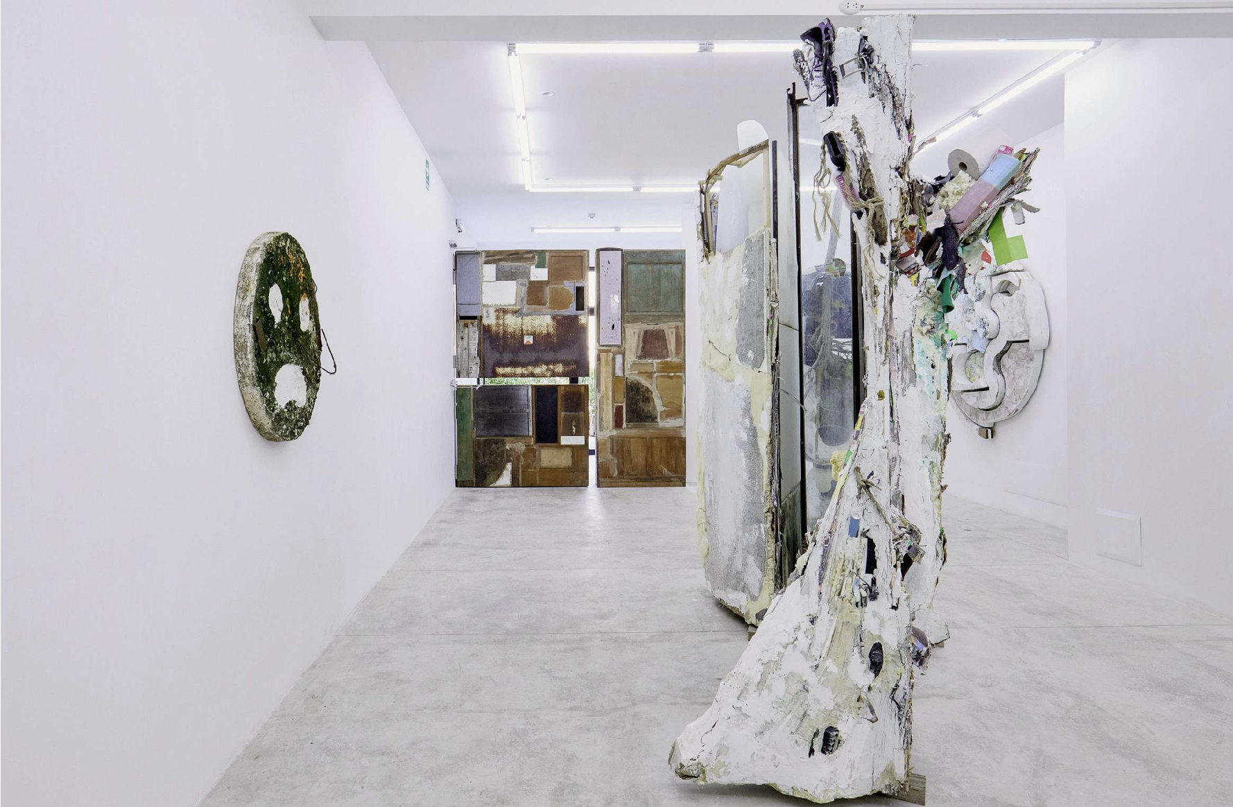 View of the exhibition "The Whiteness of the Whale," by Miguel Andrade Valdez, at Ginsberg Gallery, Lima, 2022. Photo: Juan Pablo Murrubara