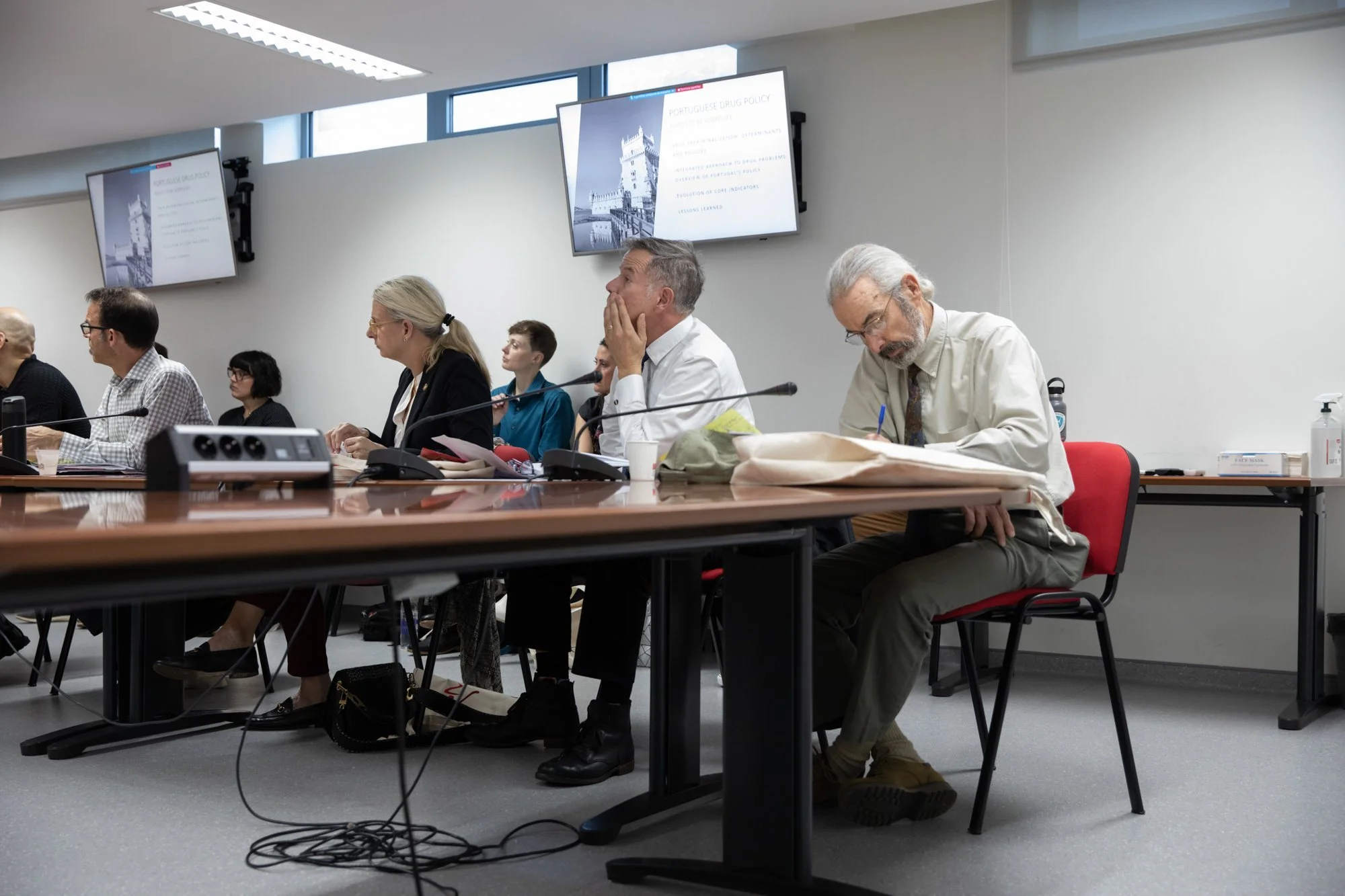  Sen. Floyd Prozanski (right),  Rep. Rob Nosse (center), and Senate Majority Leader Kate Lieber (left) in a meeting with João Goulão, Portugal's Drug Czar, in charge of SICAD, a branch of the Health Ministry in charge of the country's drug decriminal