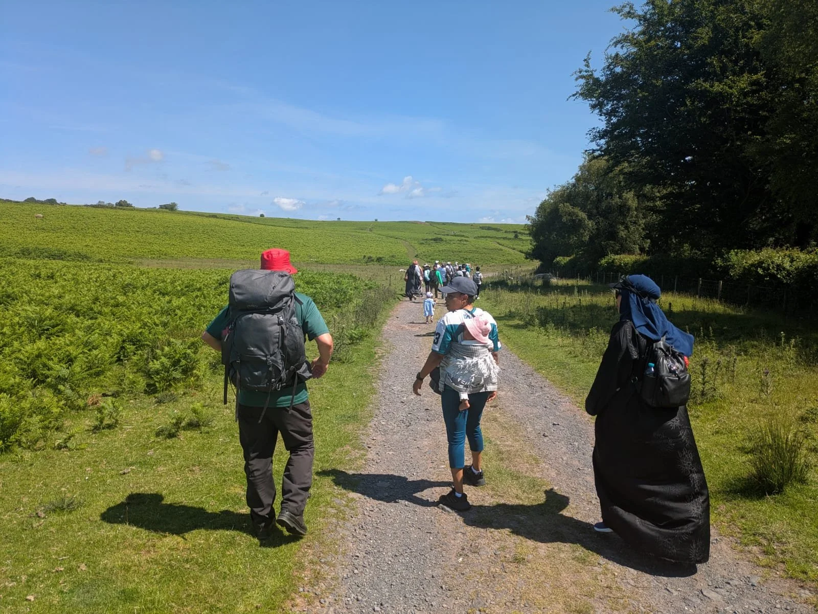Walking, Talking, and Weaving Landscapes 2024-26
A three year monthly walking  programme, to support wellbeing, creative development, and combat isolation.  Recognising the barriers for women to access the countryside of the city. Using public transp