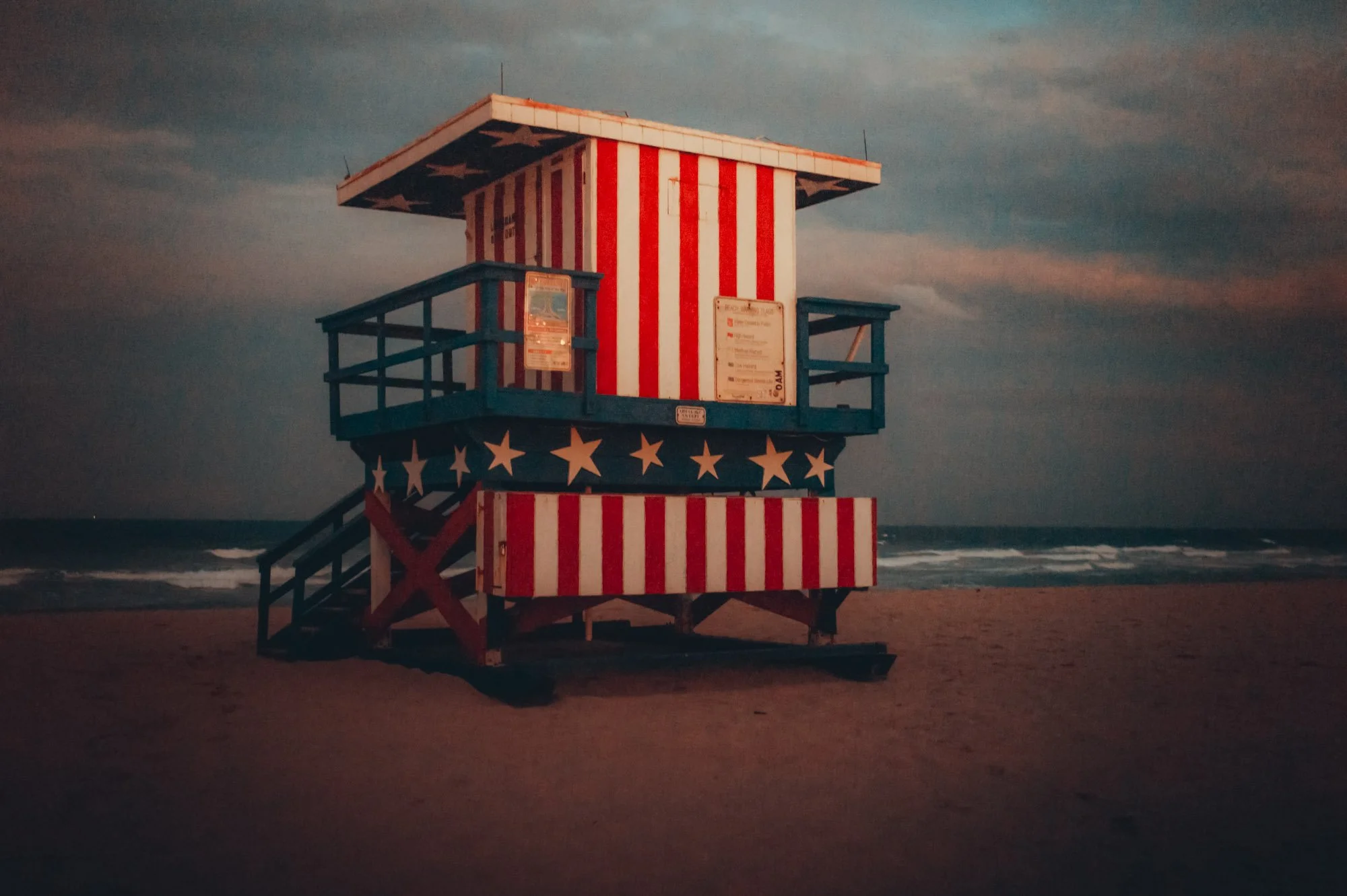 Elvis Has left The building - Montreal