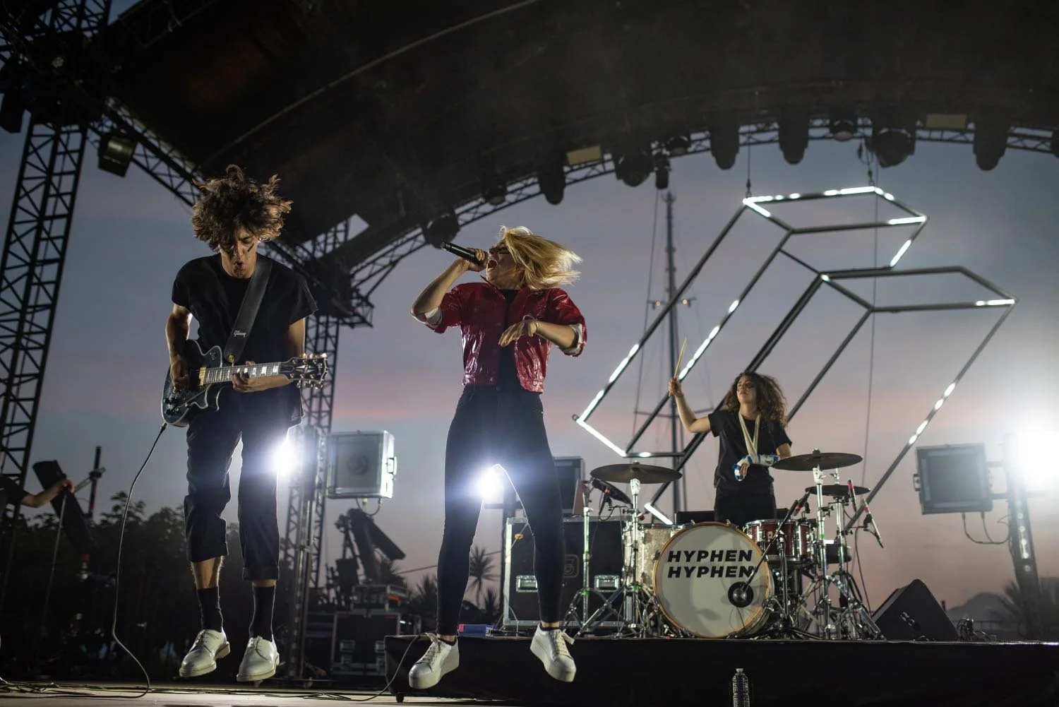 Hyphen hyphen - Cannes