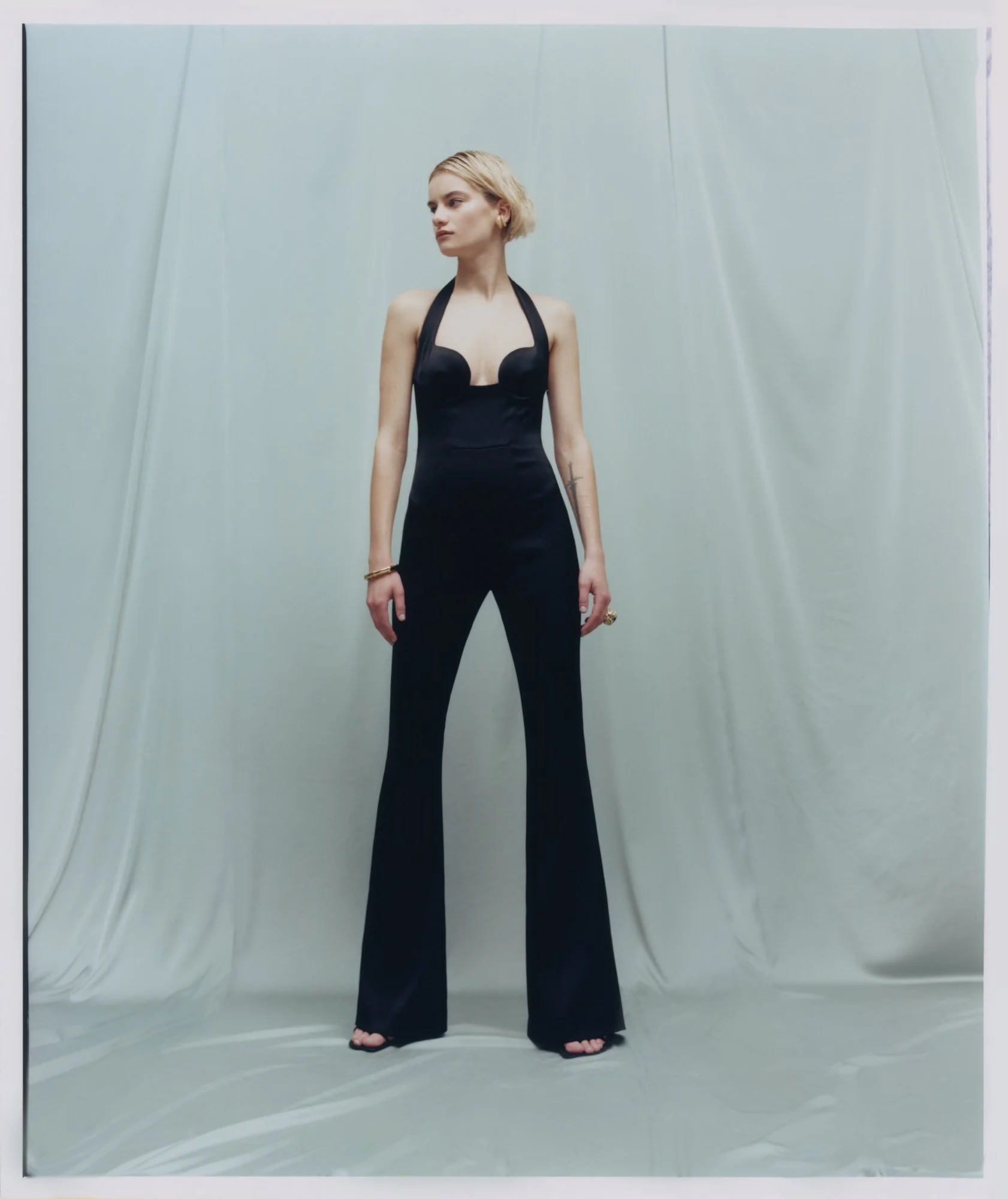 160523_S1396_AK_GALVAN_LOOKBOOK_006.jpg