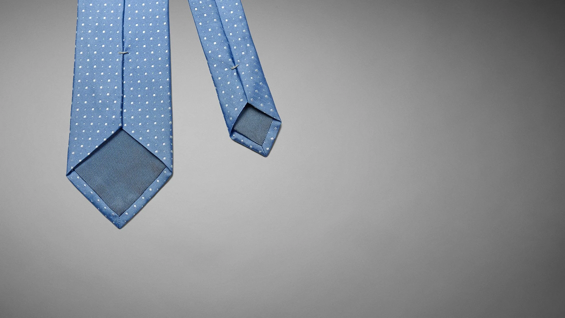 Thomas Pink Tie flat.jpg