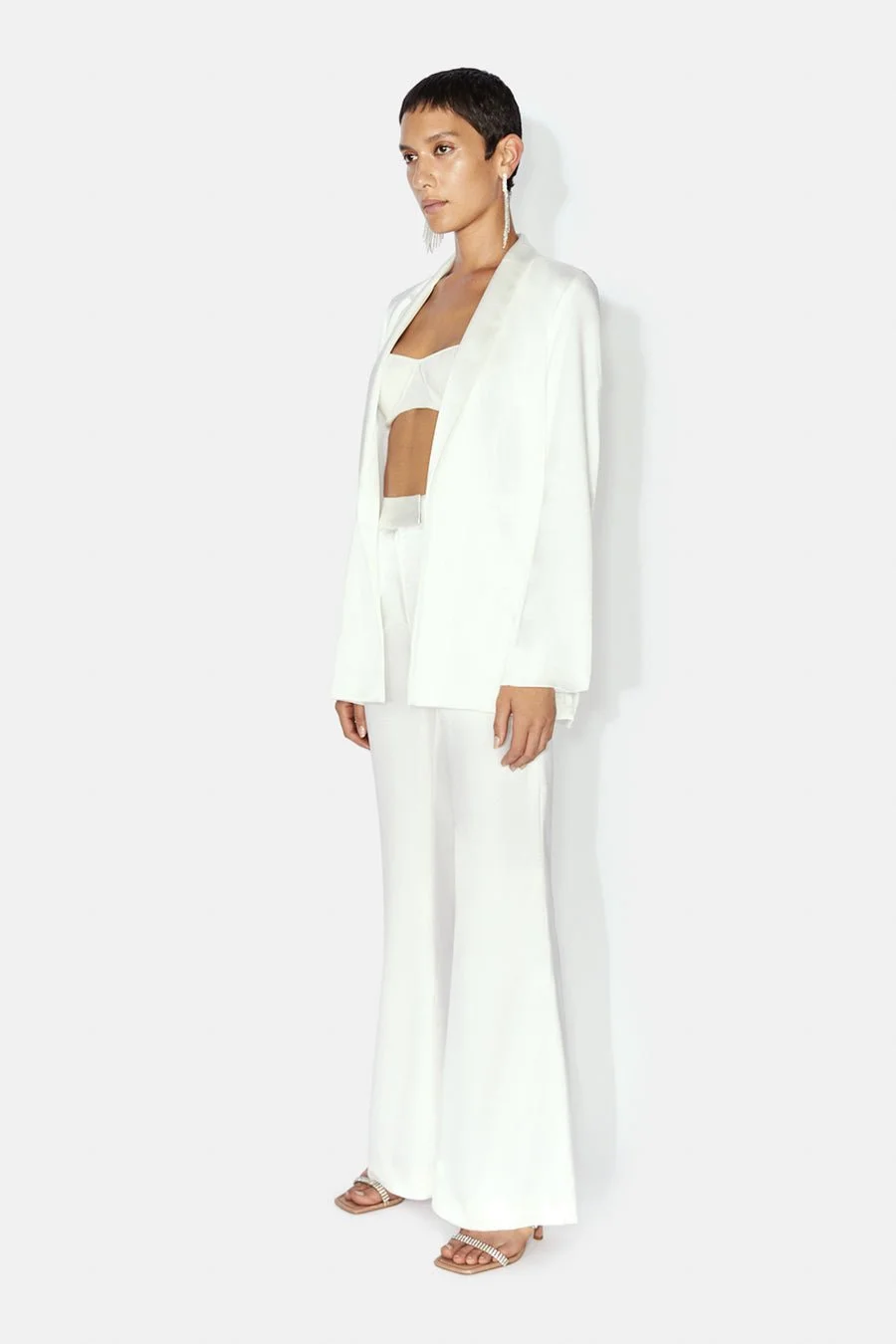 JULIANNEBLAZER_JK7064_LIQUIDWHITE_2_SIDE_67c64a09-373b-4d13-bf85-0b040d633bb4_900x.jpg