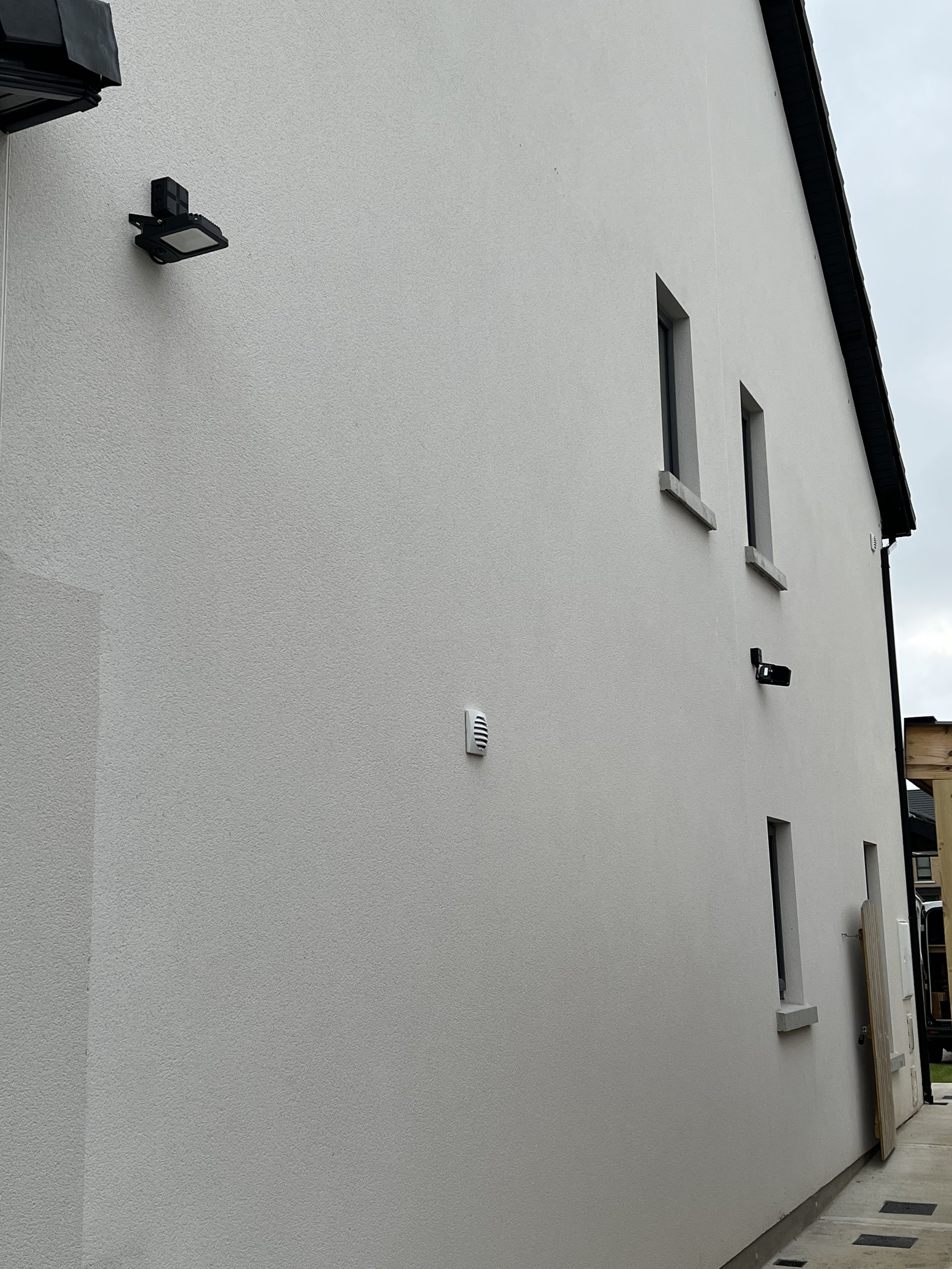 Outdoor security lighting with PIR with no cables visible, all wiring done internally