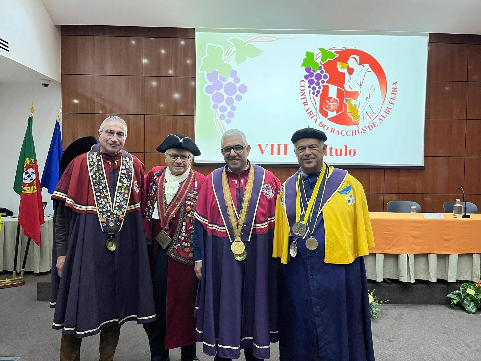 VIII Capítulo da Confraria dos Bacchus de Albufeira marcado pela integração de 25 novos confrades 