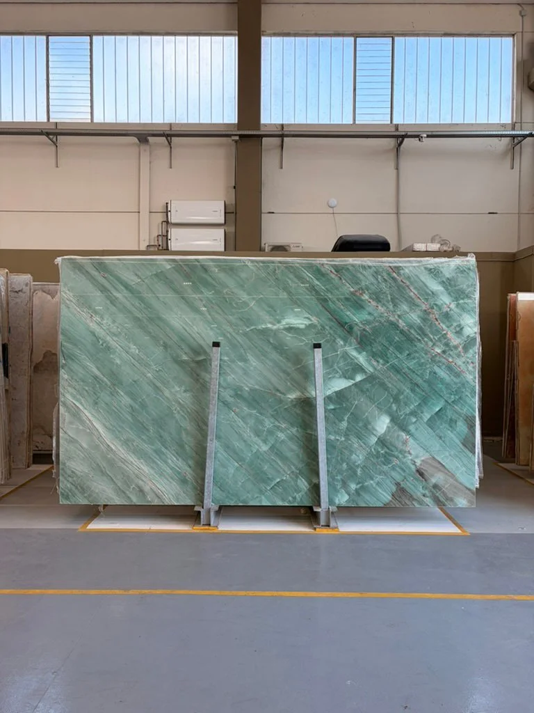 Emerald quartzite slab natural stone