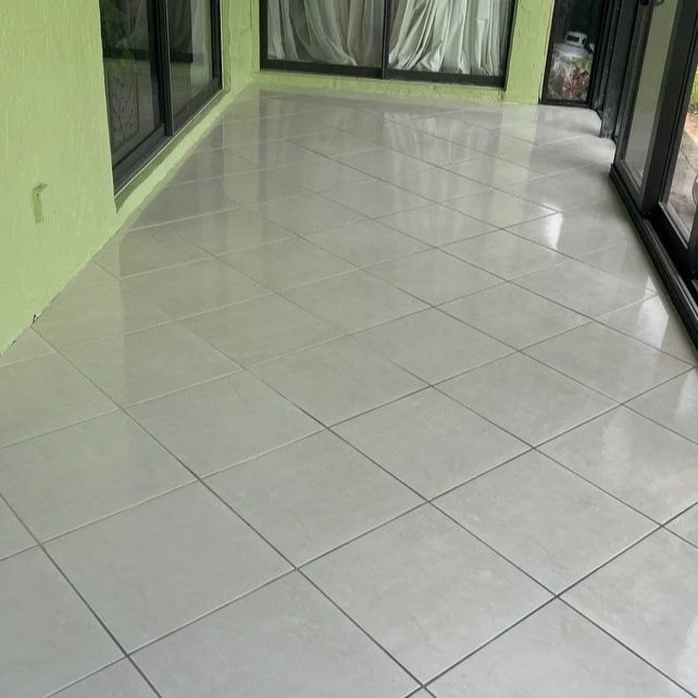 Clover Cleaning performing professional natural stone cleaning and polishing for marble and travertine surfaces in Highland Beach, Florida.