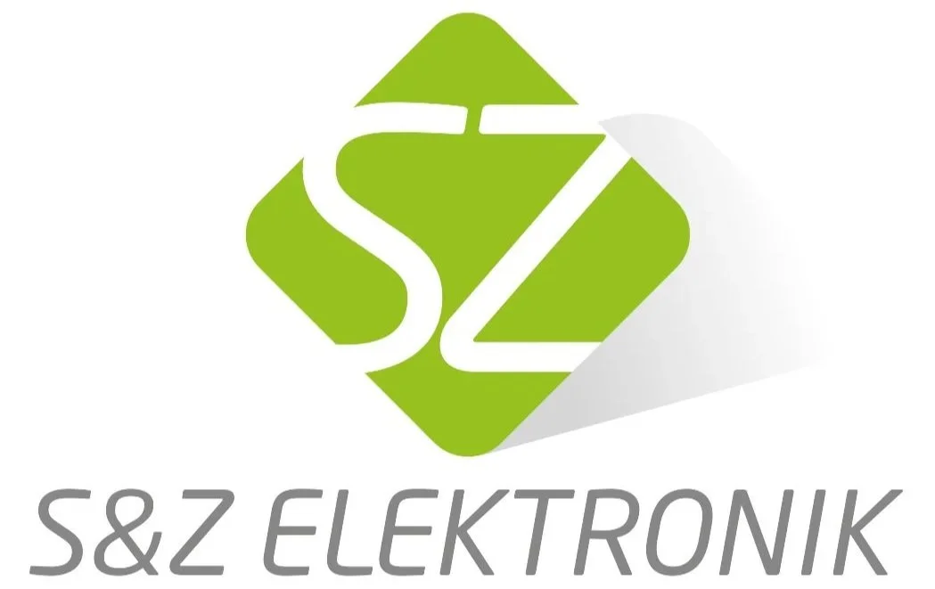 Grünes Logo mit stilisiertem S und Z in einem weißen Quadrat, darunter der Schriftzug 'S&Z ELEKTRONIK'.