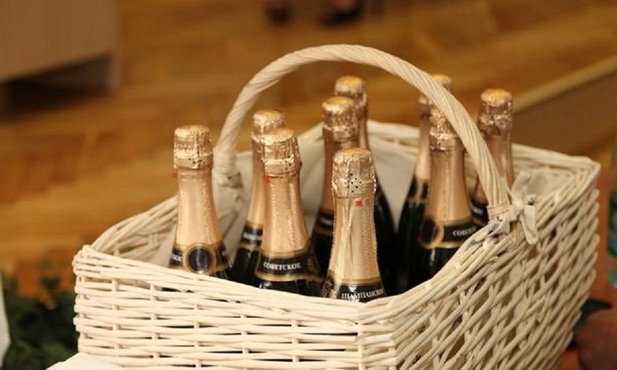 Champagne Surprise Box