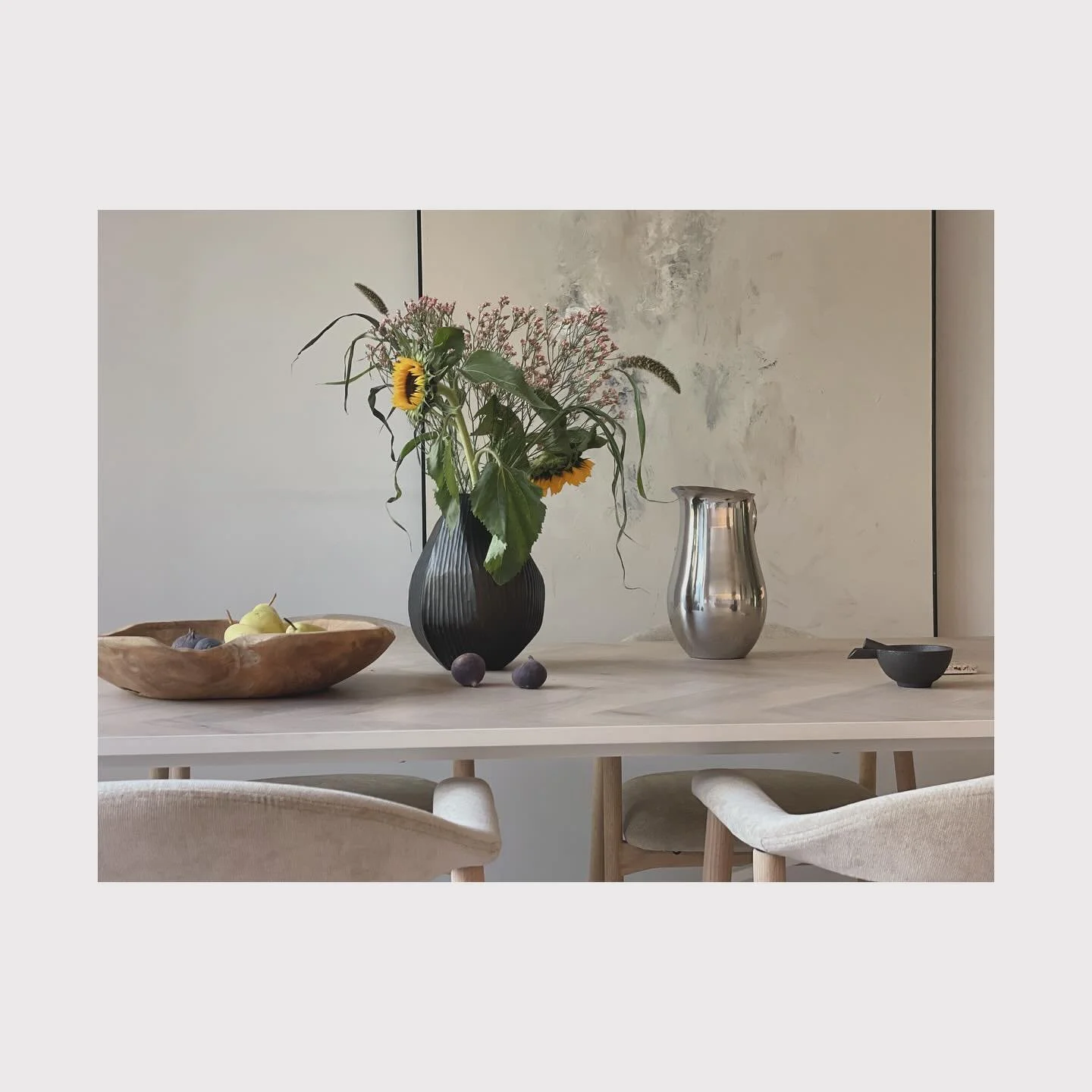 Detaljer fra Fornebu. Kommer for slag snart 🤩

@semogjohnsen 
@helenevicsolberg 

#interi&oslash;r #contemporaryliving
#interi&oslash;rinspirasjon #skandinaviskehjem #hjem #nordiskehjem #boliginspirasjon #skandinaviskhjem #hjemmet #detaljer #design 