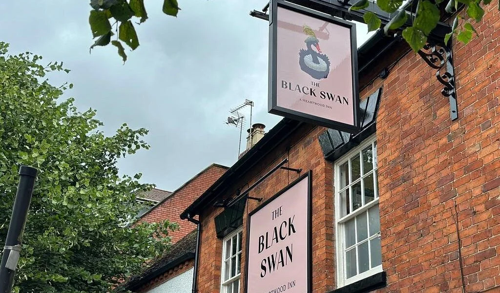 The Black Swan . Quiz Night. 
