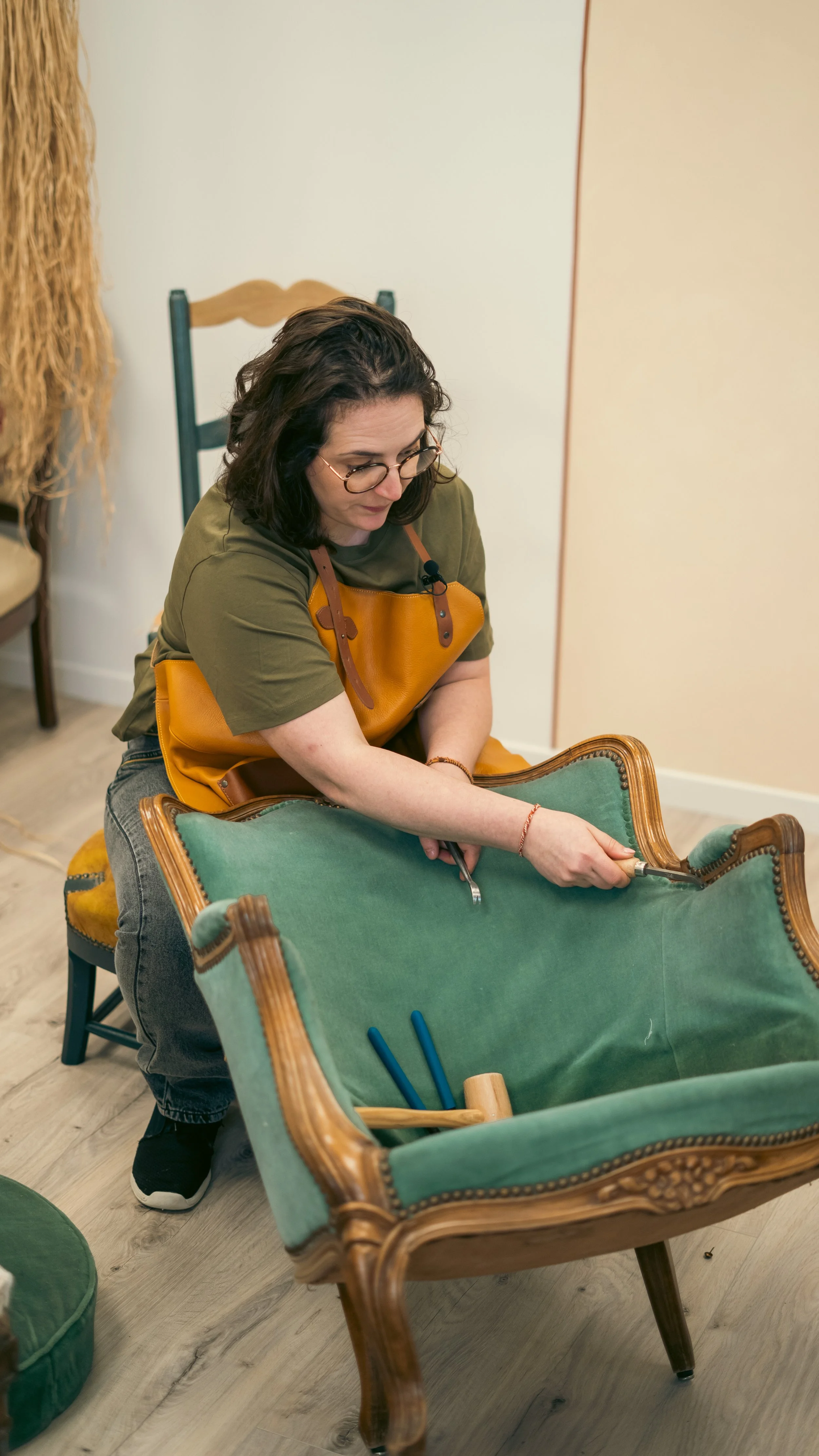 Aérogommage de petit mobilier en bois réalisé par CasaMia à Darnétal, près de Rouen