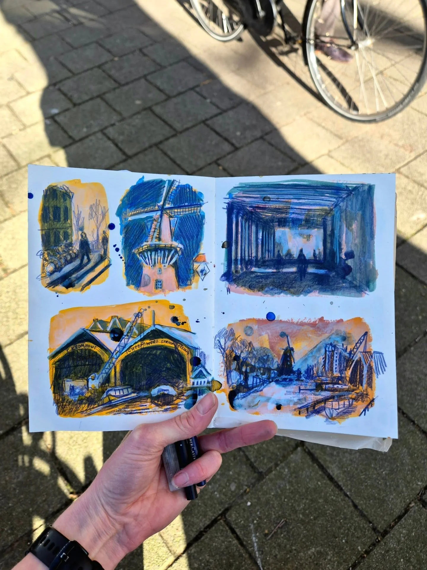 A stroll around Amsterdam Oost with so many beautiful sites to see.

I love thumbnailing. I probably go on about them too much but they're such a nice way to record a walk or experience. They're also less intimidating than just doing one scene...if o