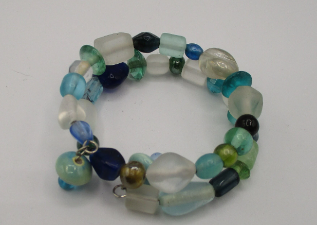 Seafoam Circlet Bracelet 1.png