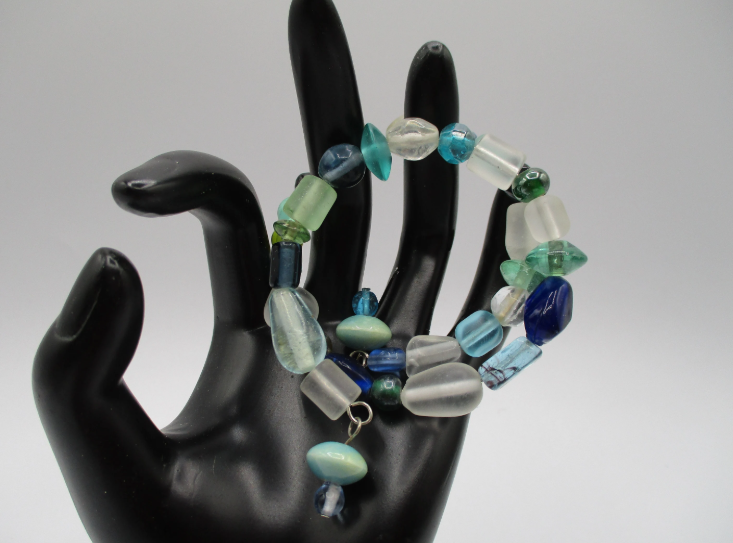 Seafoam Circlet Bracelet 2.png
