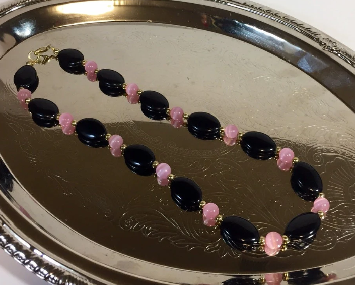 Midnight Rose-Eye Necklace 2.png