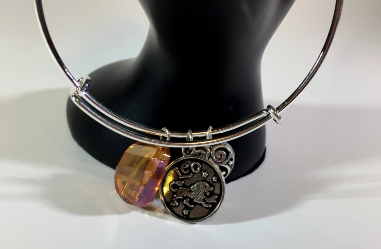 Leo the Generous Bangle 2.png