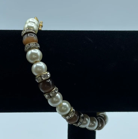 Golden Root Pearl Bracelet 2.png