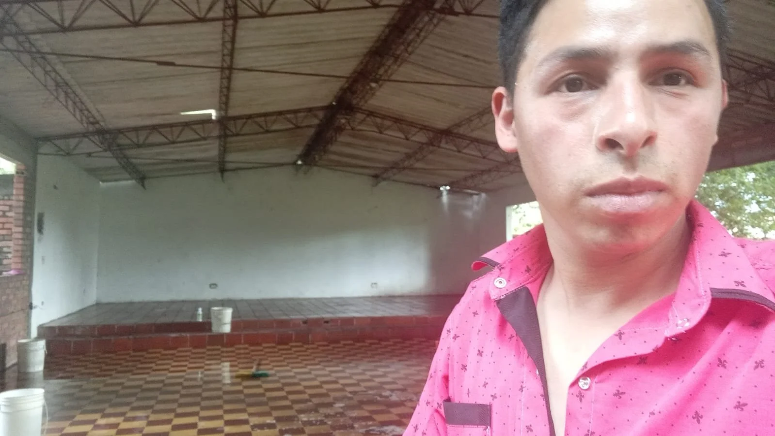 This templo belonged to an asspciation for the blind, and it was abandoned. I had to do general cleanup.