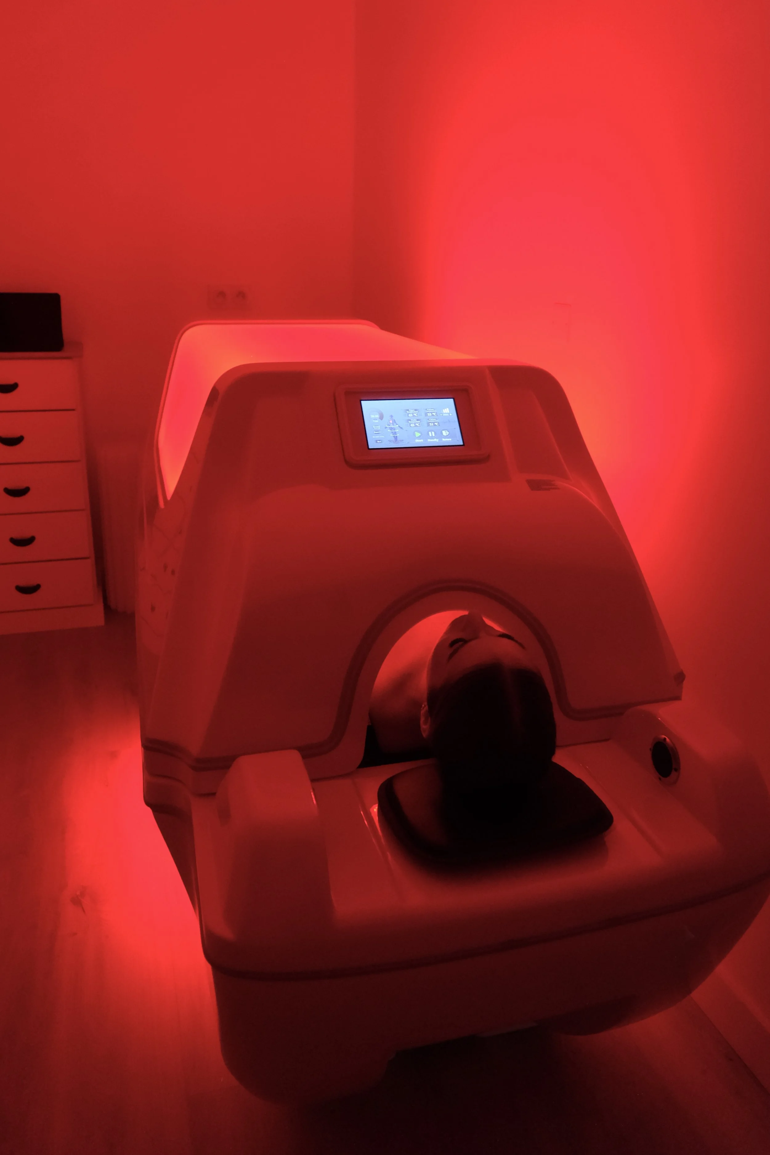 Un sauna d'infrathérapie qui permet de détoxifier le corps lors d'une séance de 30 minutes où on brûle jusqu'à 600 kcal dans l'institut ROYAL CARE à RENNES