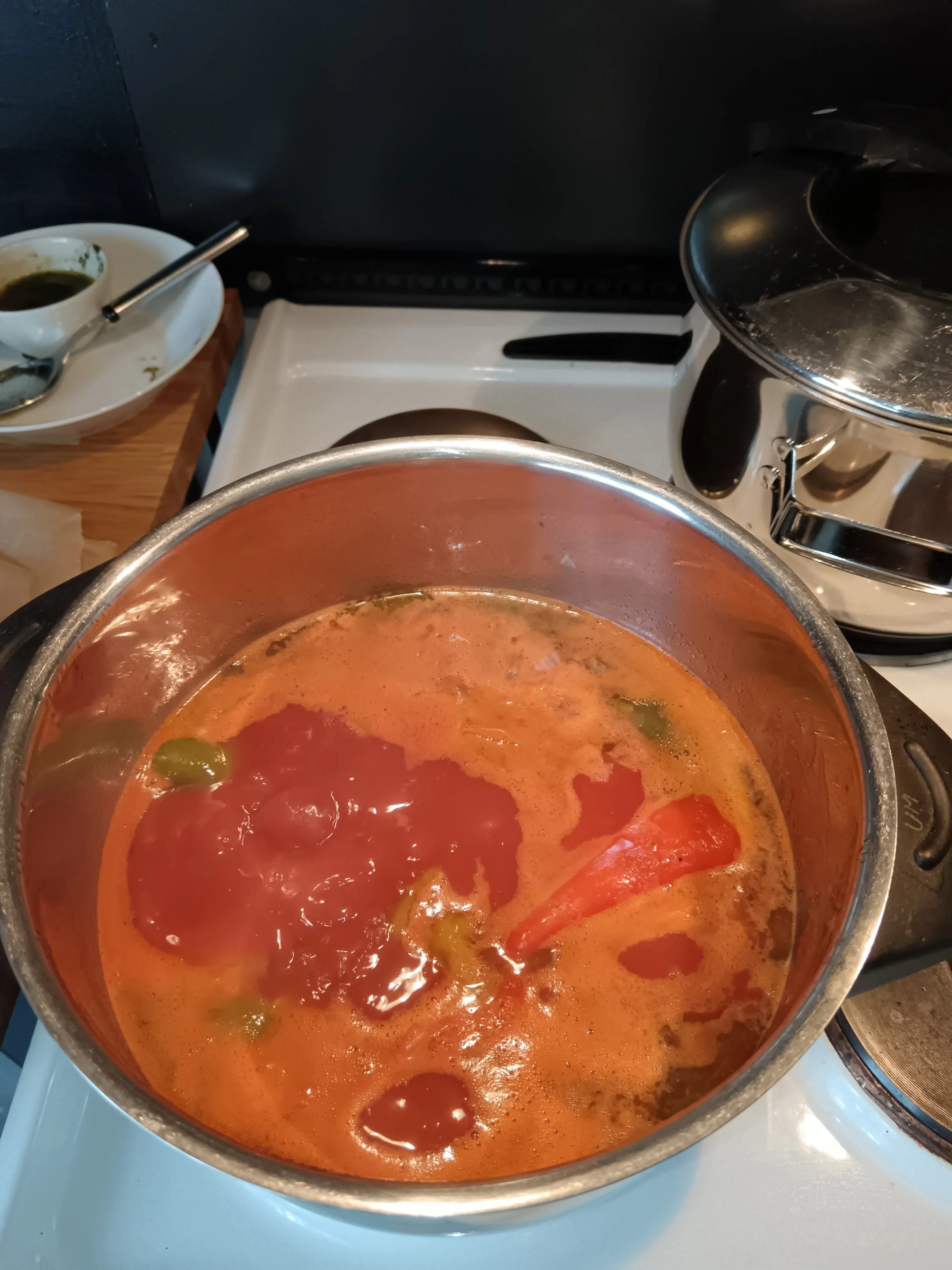Tomaatt-paprikakeitto.jpg