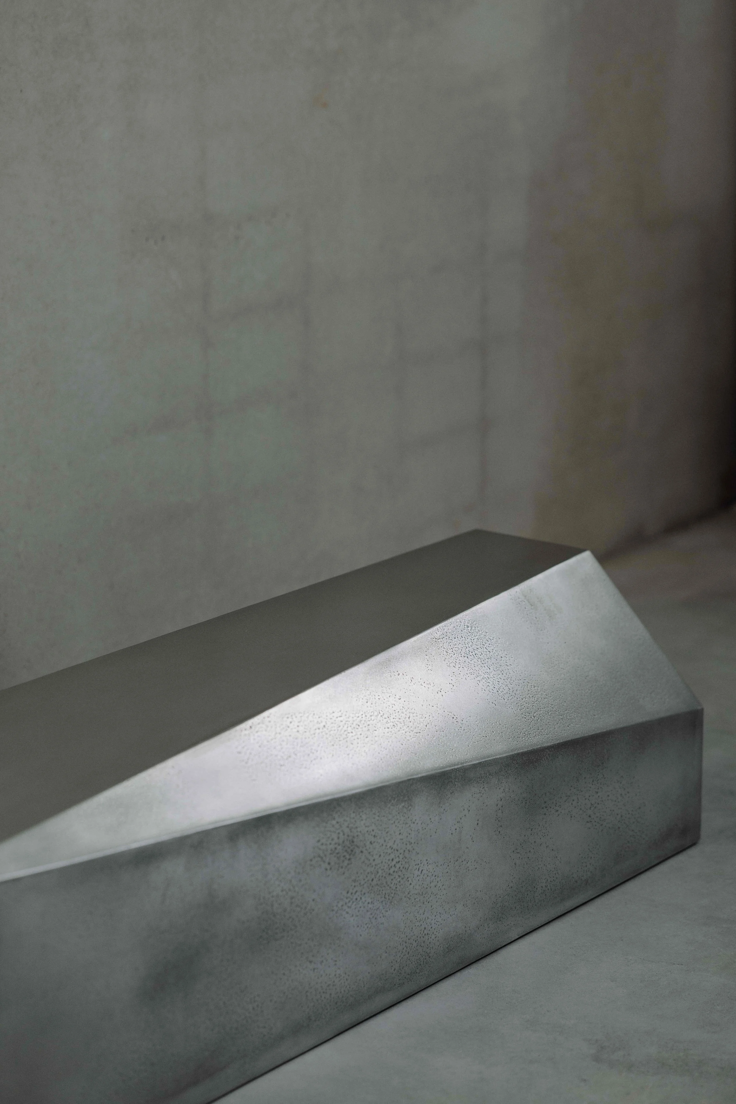 HADGE_Bevel_Bench_Tin_II.jpg