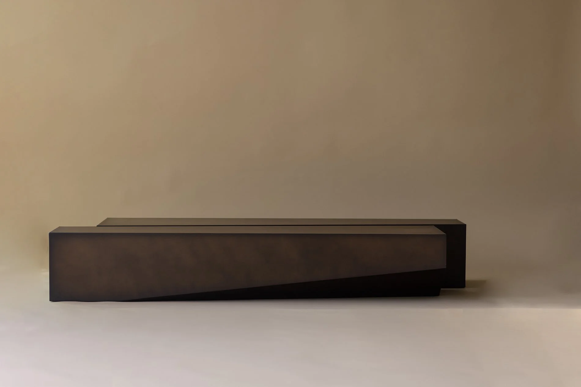 HADGE_Bevel_Coffeetables_Lacquered bronze_IV.jpg