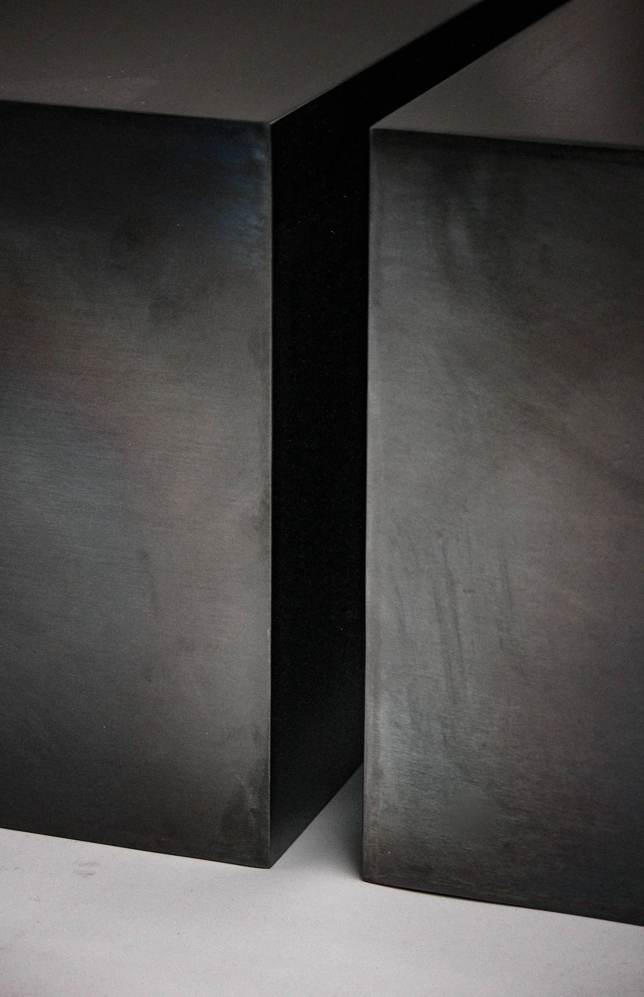 HADGE_Bevel_Coffeetables_Patinated steel_II.jpg