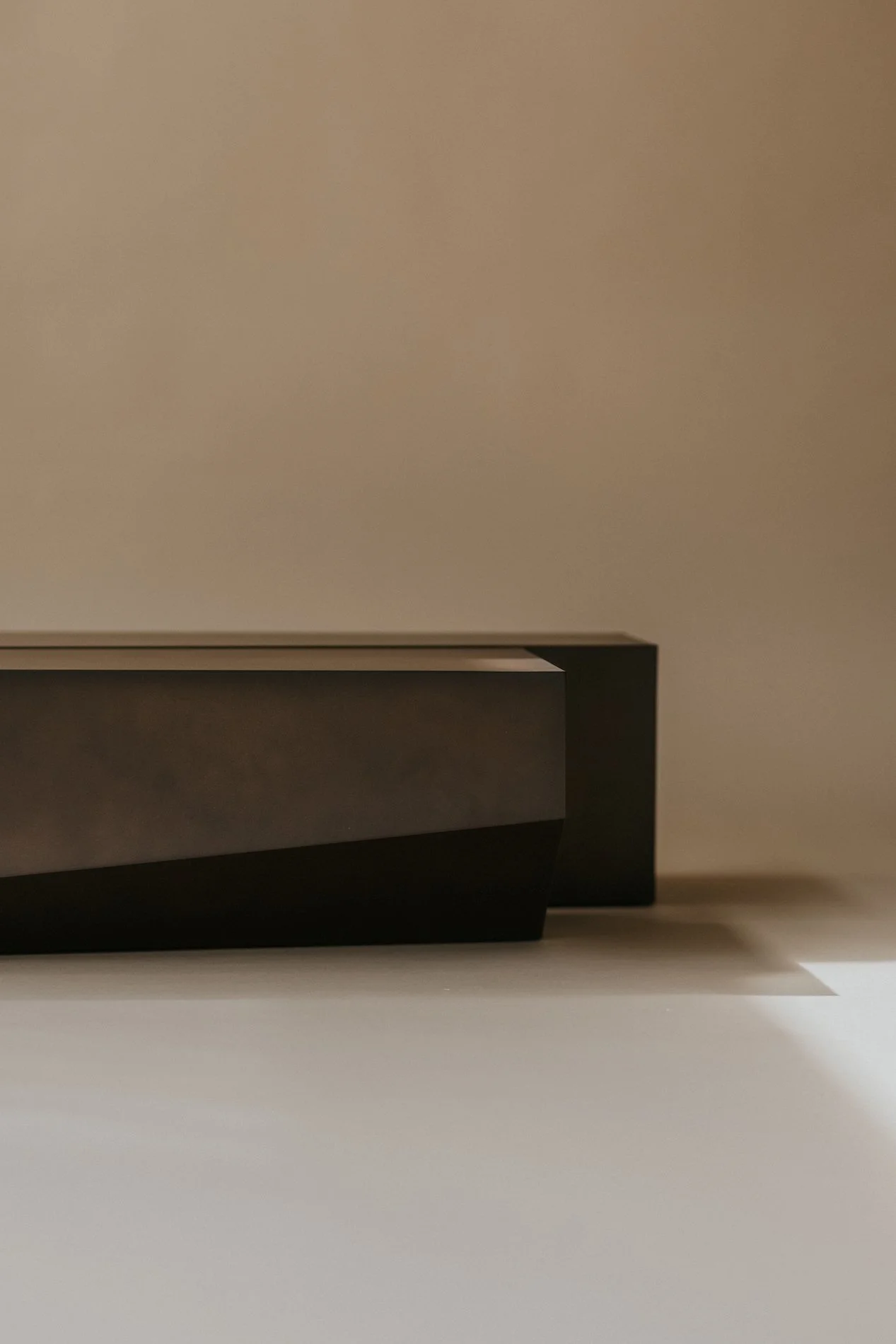HADGE_Bevel_Coffeetables_Lacquered bronze_III.jpg