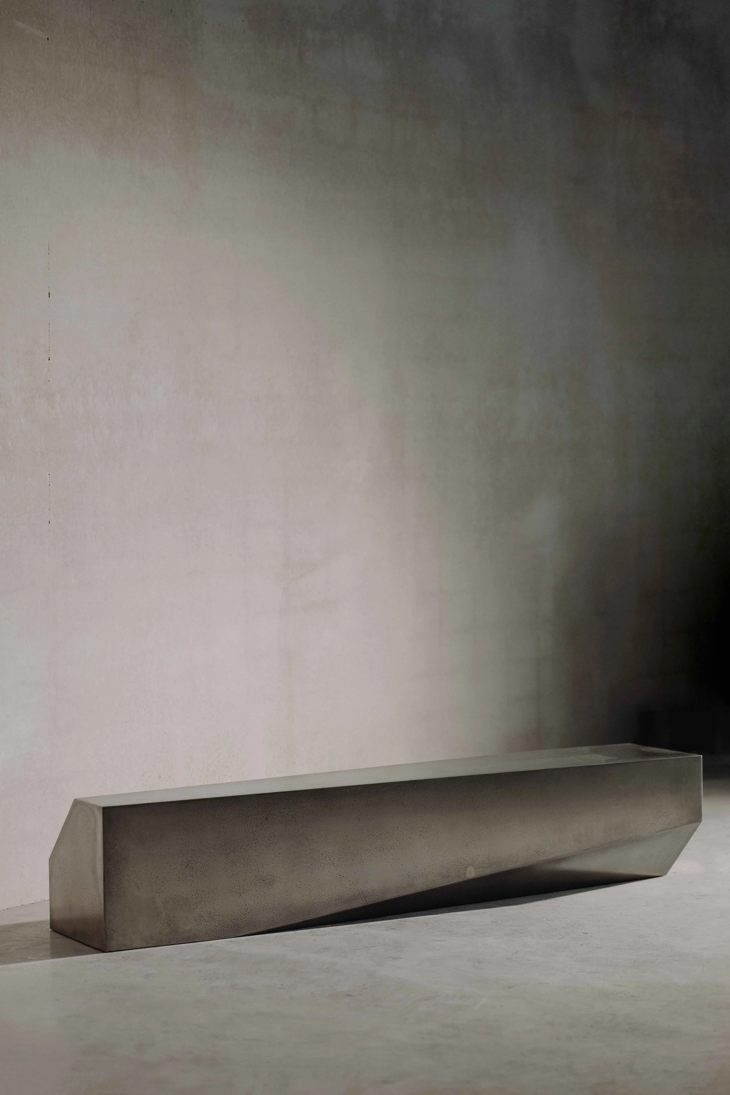 HADGE_Bevel_Bench_Tin_IV.jpg