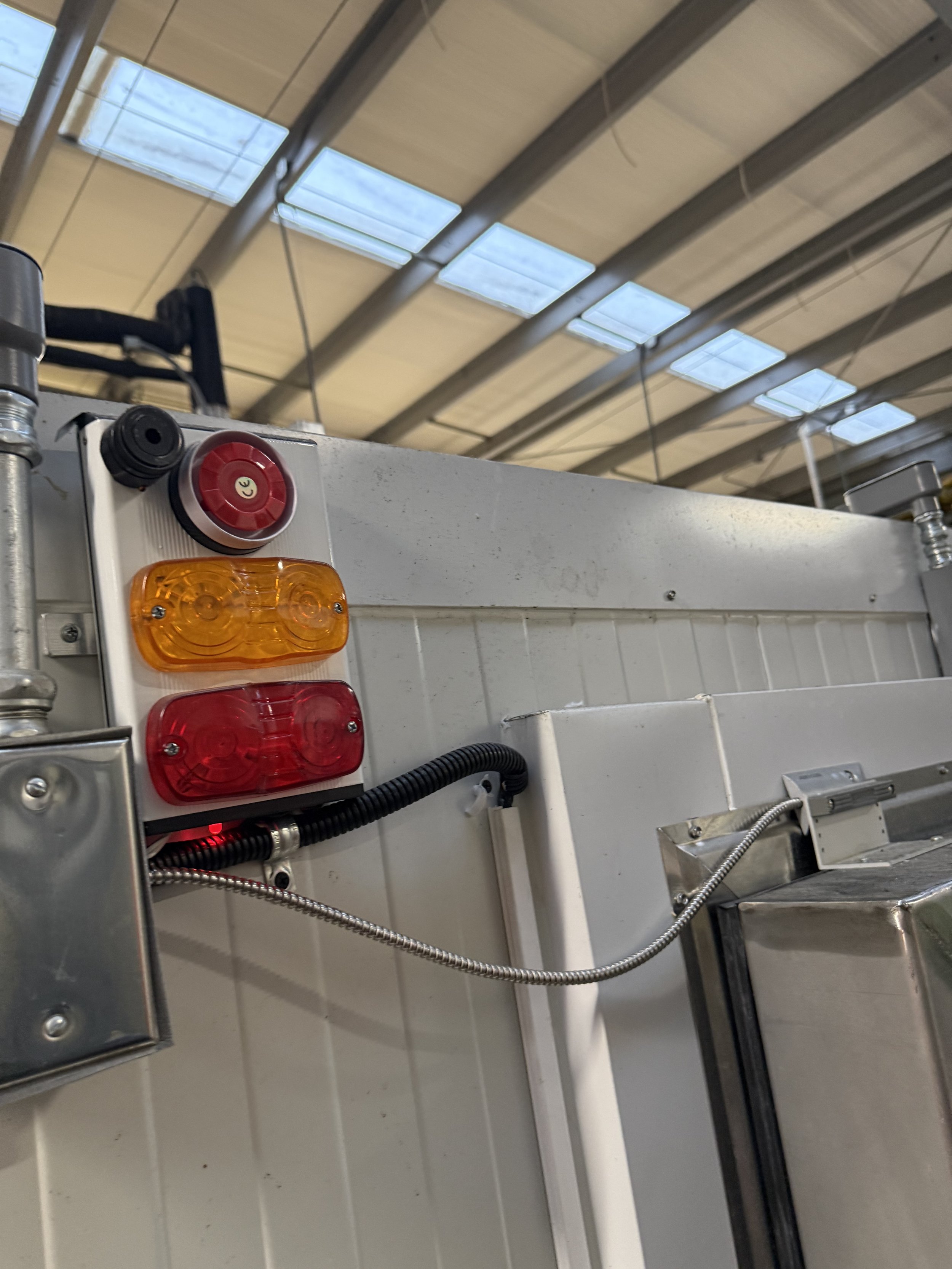 El Enemigo Invisible del Frío: Cómo los Sensores de Apertura de Puerta Refuerzan la Disciplina Operativa