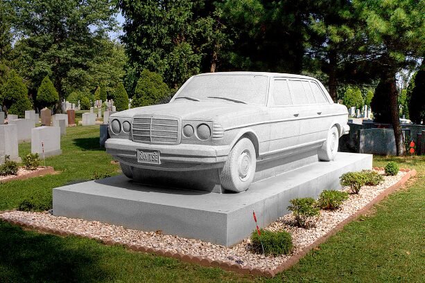 The Story of the Grave Site of Raymond Tse