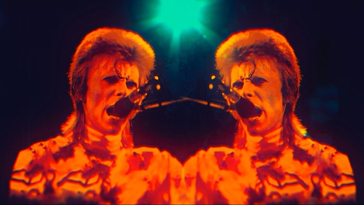 Moonage Daydream Review