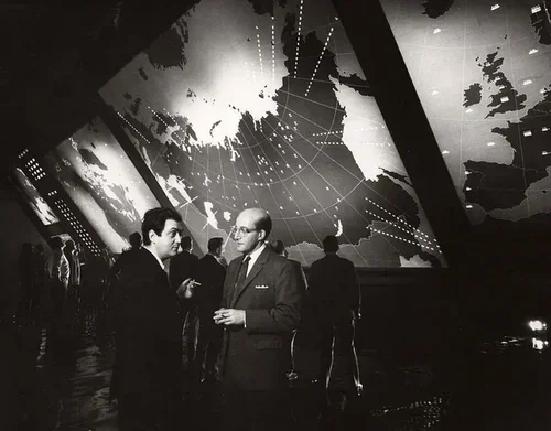 dr-strangelove-behind-the-scenes-photos-v0-cs07z691b7ie1.webp