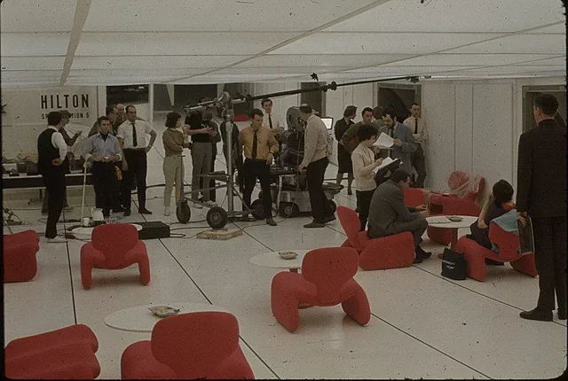 2001-a-space-odyssey-behind-the-scenes-photos-v0-hkgzaj7ssmie1.webp