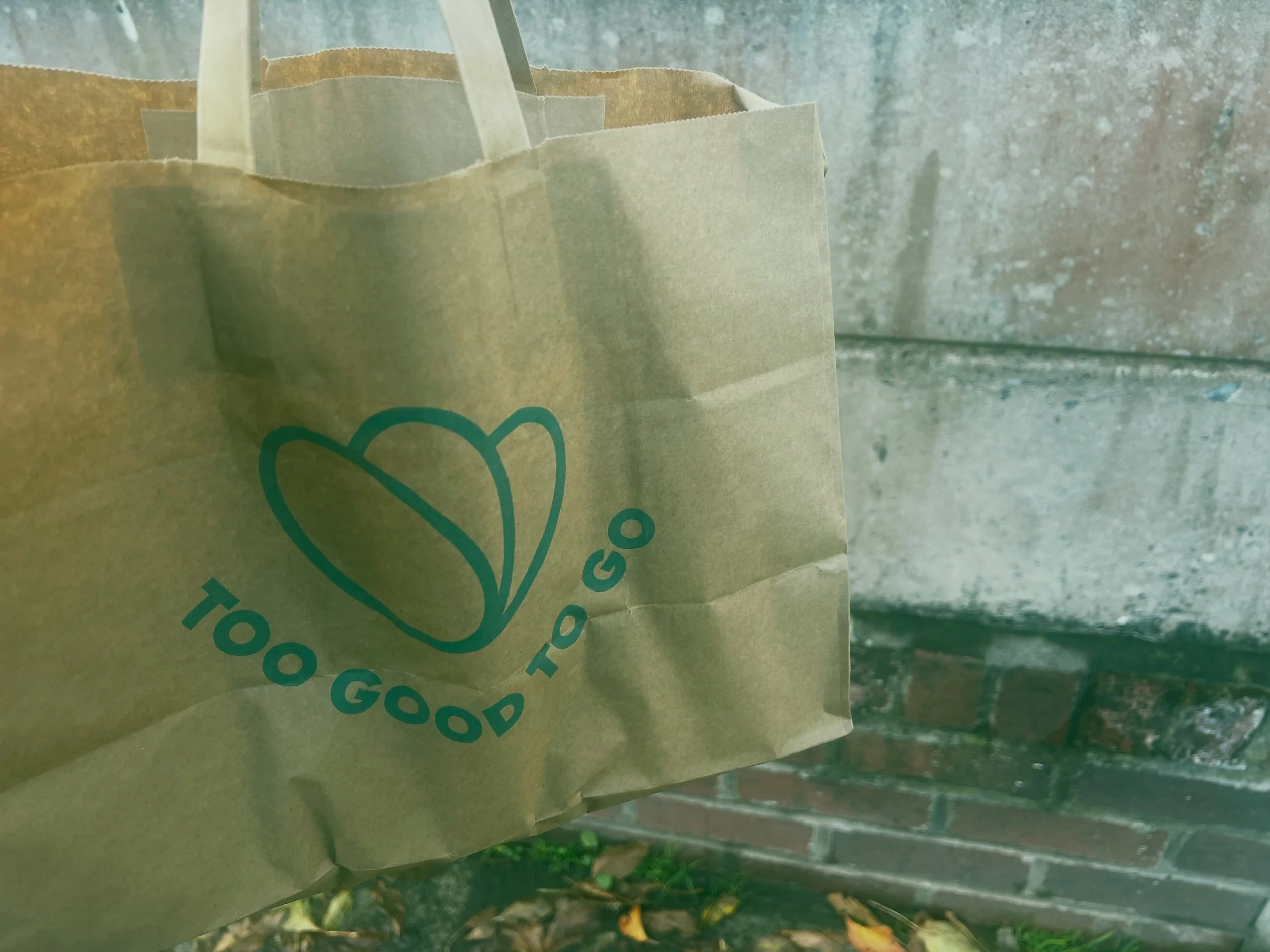 🧁We treated ourselves to a bag of pies and cakes from @waterfieldsbakers for &pound;5 rather than over &pound;17!

🤳 This week we downloaded the @toogoodtogo.uk app. A mobile marketplace that lets you buy surplus food and everyday items from local 