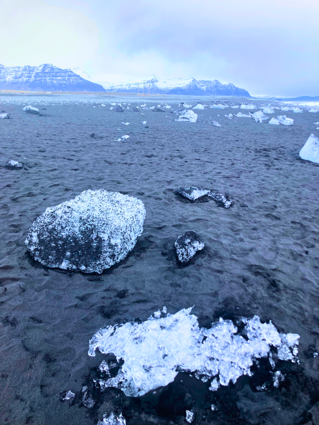 Copyright Knot Waste: Copyright Knot Waste: Diamond Beach, Southern Iceland -  Black volcanic Sand Beach in Southeast Iceland, Where Glistening, Diamond-Like Icebergs Wash Ashore from The Neighbouring Jökulsárlón Glacier Lagoon. 