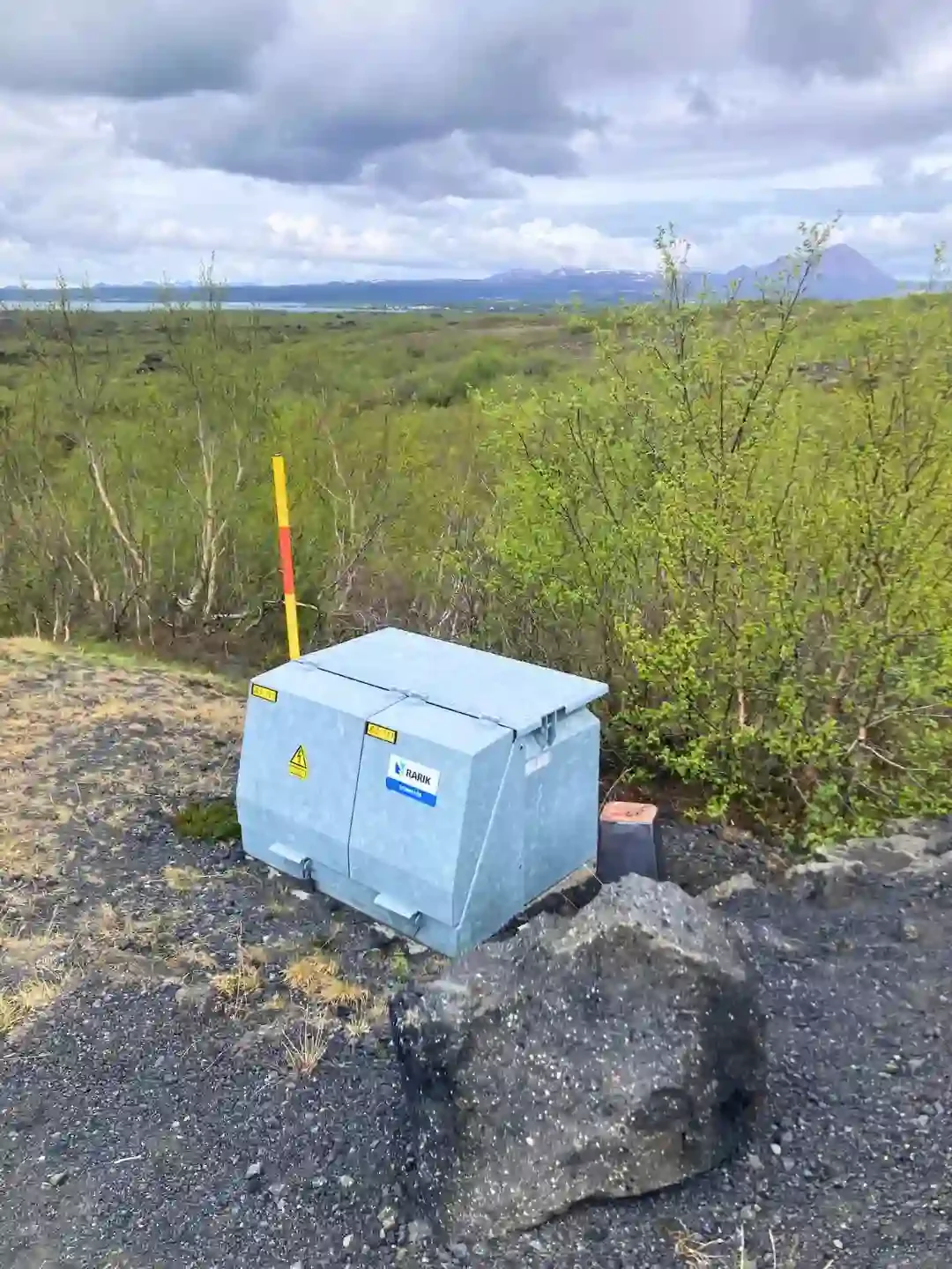 Copyright Knot Waste: Akureyi Trip, Iceland: Power supplies in the middle of nowhere. 
