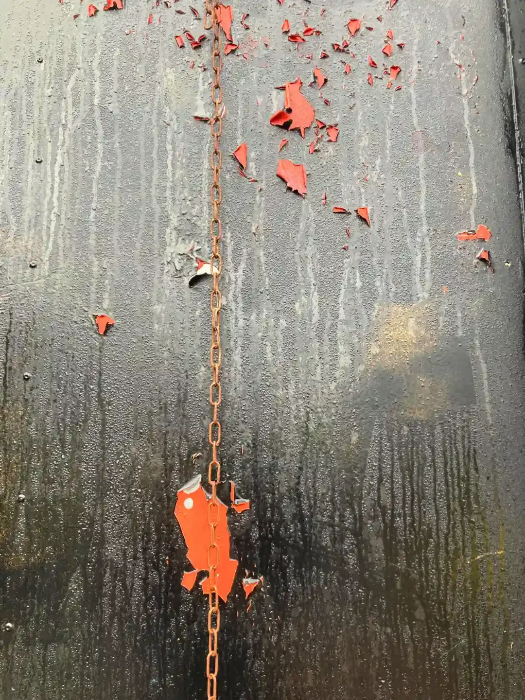 Urban Litter - breda - netherlands - orange - chain .webp
